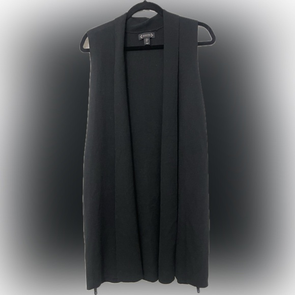 Nanette Lepore Jackets & Blazers - Nanette Lepore Black Sweater Vest with side zippers Size Small EUC